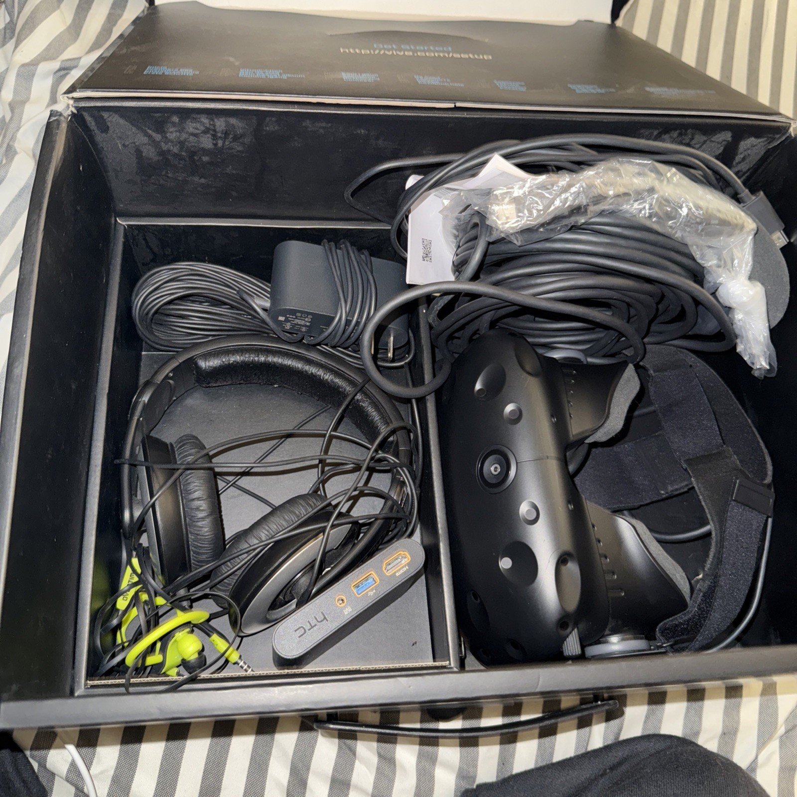 HTC Vive VR Headset, headset only read desc