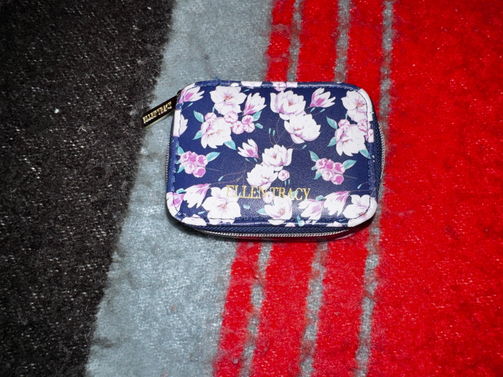 ELLEN TRACY PILL CASE WITH ORGANIZER Floral 2 1/2 X 3 1/2 NWOT