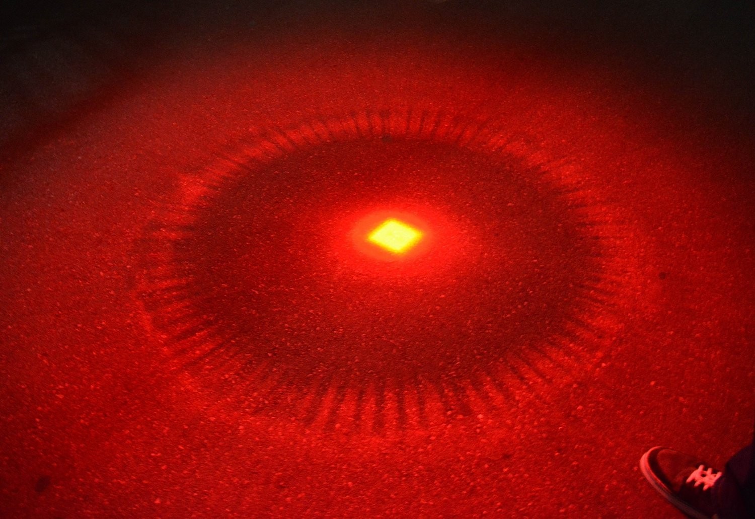 Scalable Red Flashlight, 3 Mode Red Beam, Long Range - Black