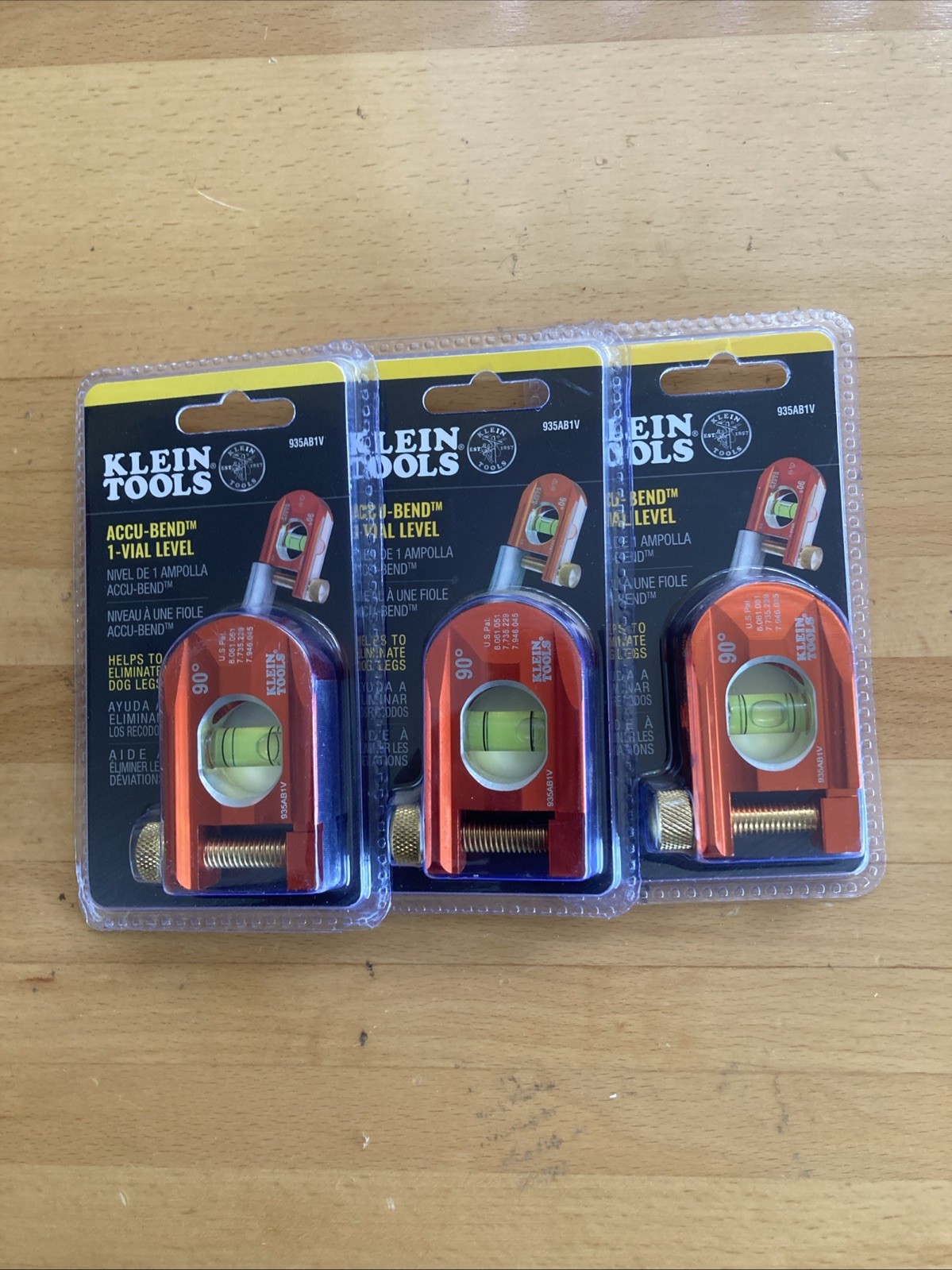 Klein Tools 935AB1V 90-degree Accu-Bend 1-Vial Level