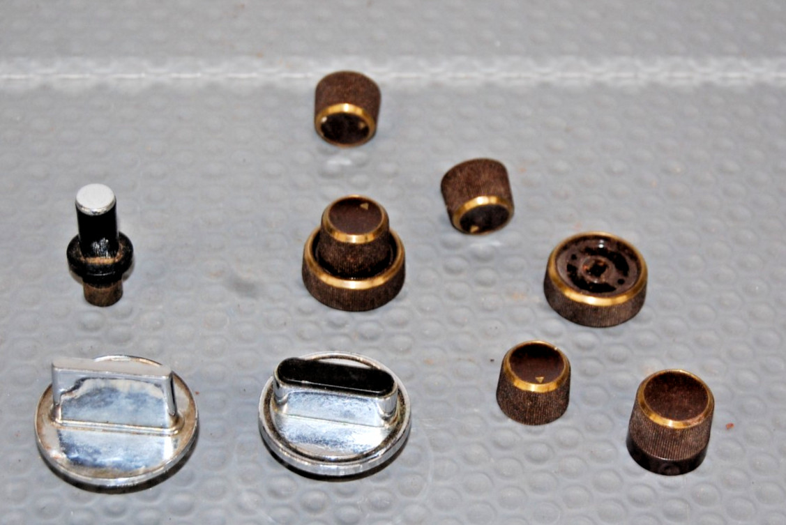 F5    Lot of   9 Old Radio/TV Knobs fits D shape shafts