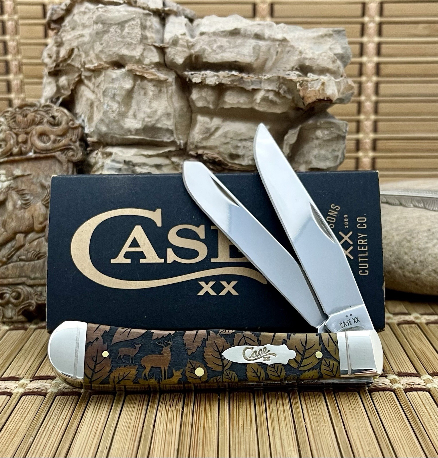 Case XX USA Antique Bone DEER Buck & Doe Wildlife Series 1/500 Trapper Knife