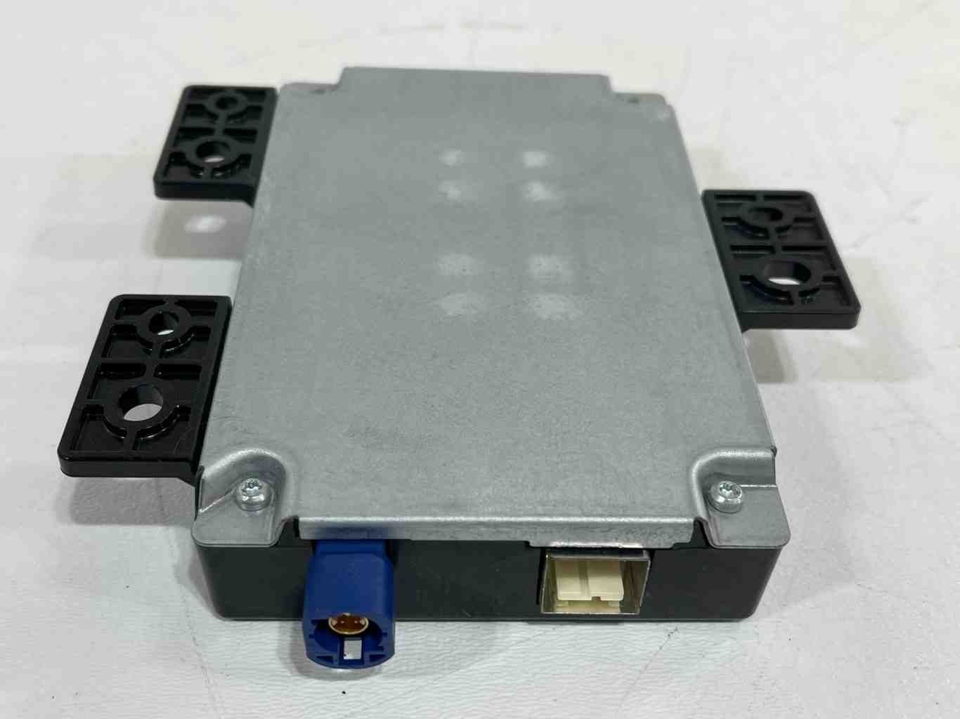 2013 - 2016 MERCEDES E350 Communication Control Module 1729000608 OEM