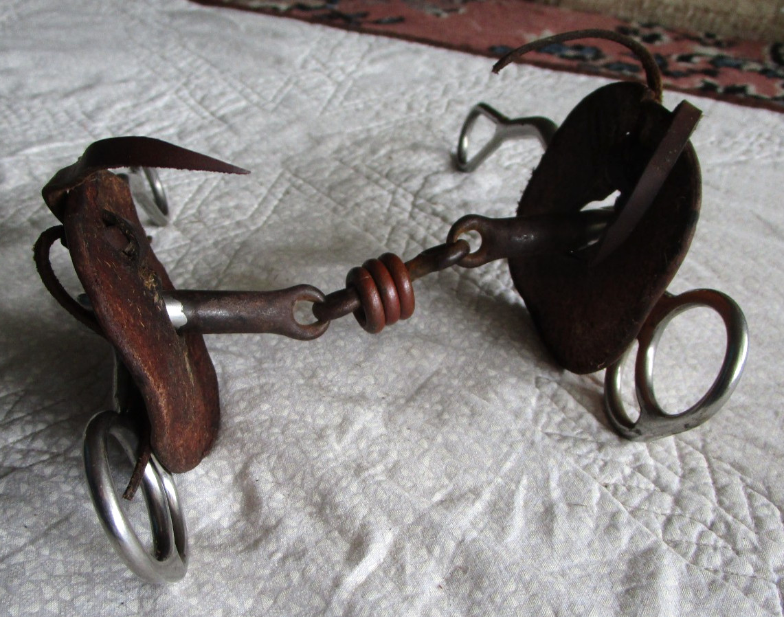 5" REINSMAN #322 WESTERN BIT WITH LEATHER BIT GUARDS, 3PC SMOOTH SNAFFLE STAGE B