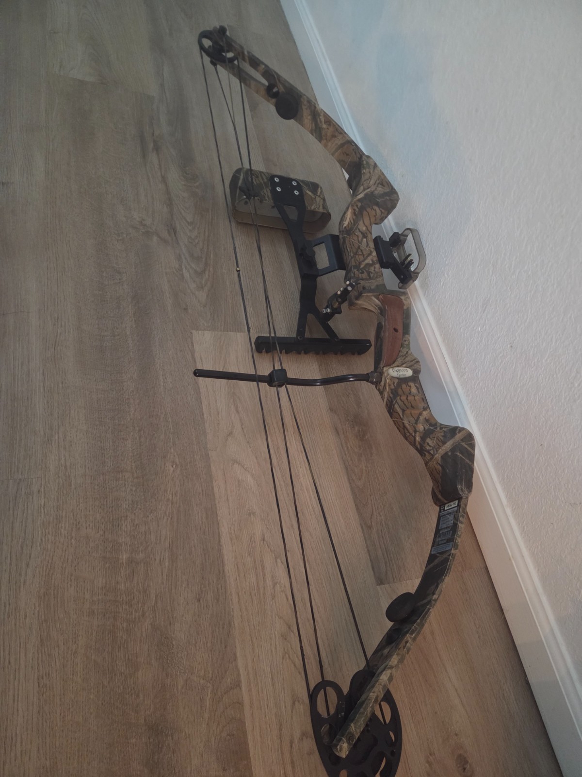 REFLEX BIGHORN HUNTER COMPOUND BOW PKG.
