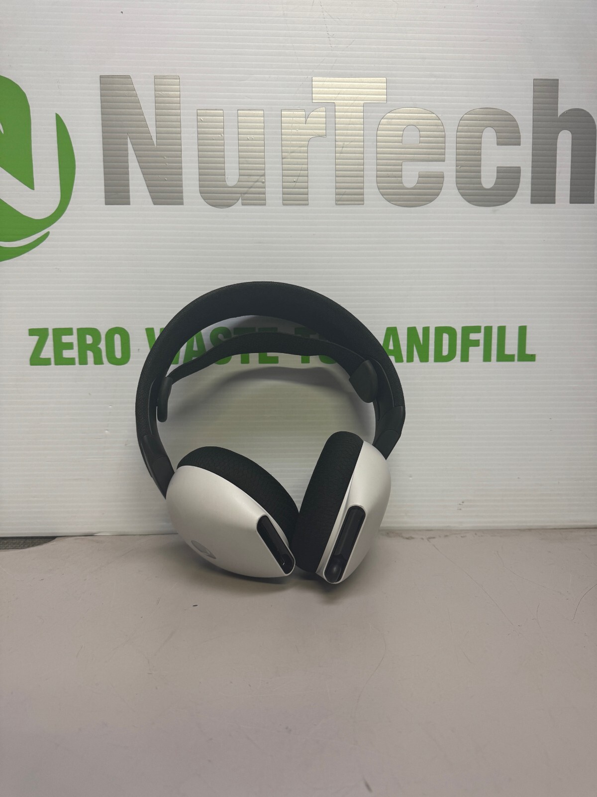 Alienware - Dual Mode Wireless Gaming Headset - AW720H-L - Lunar Light