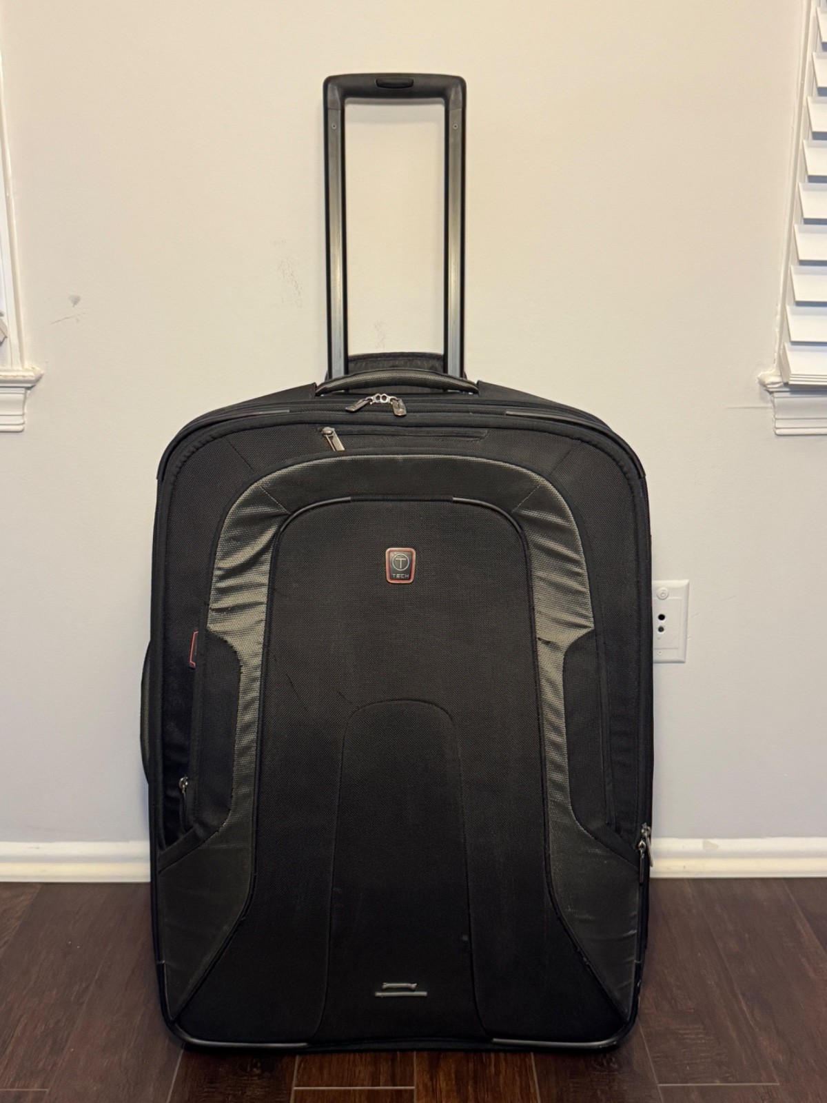TUMI T-Tech 6727D Black 27” Expandable Two Wheeled Luggage