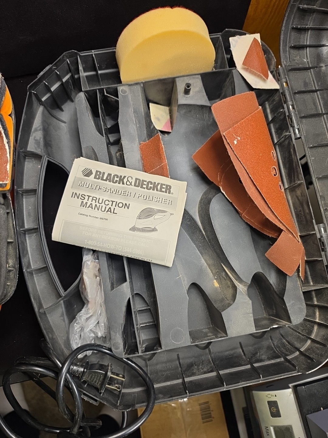 Black and Decker Sander Polisher MS700 With Case +