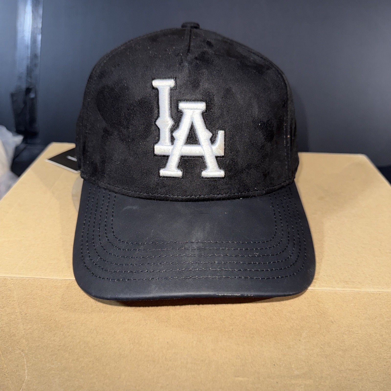 HONKER CLUB LA HAT BLACK/WHITE LEATHER BRIM NWT
