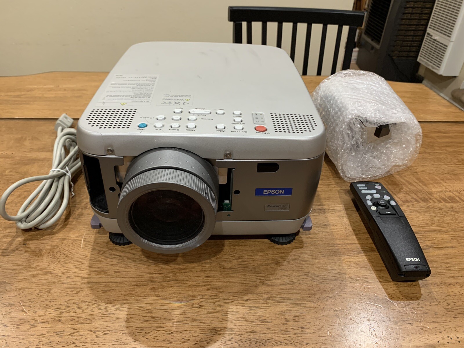 Epson PowerLite 7700P LCD Projector w/ Remote & Extra New Projector Lamp Tested