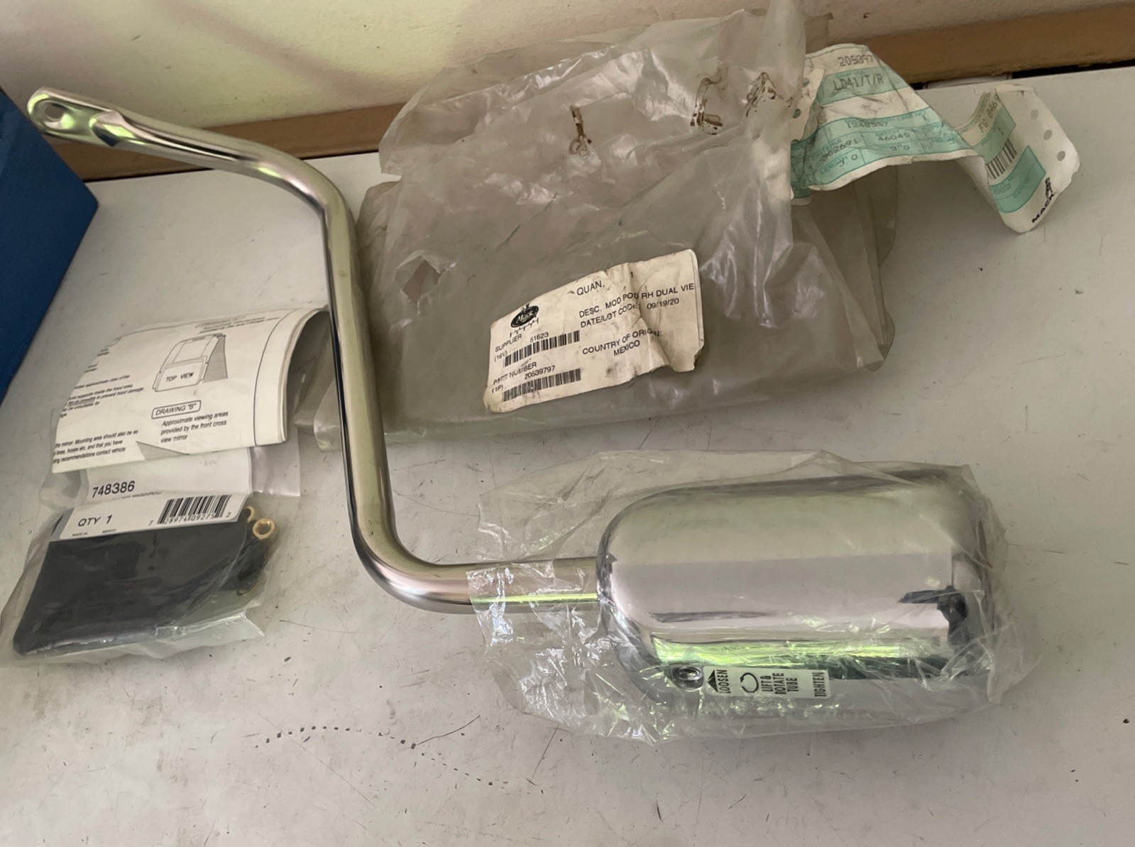 GENUINE MACK PASS SIDE MOD POD DUAL VIEW MIRROR BRACKET 20539797 NEW OEM