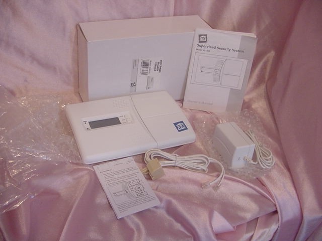 X10 SUPERVISED SECURITY SYSTEM VOICE DIALER CONSOLE MODEL SC1200 SC12A IN BOX