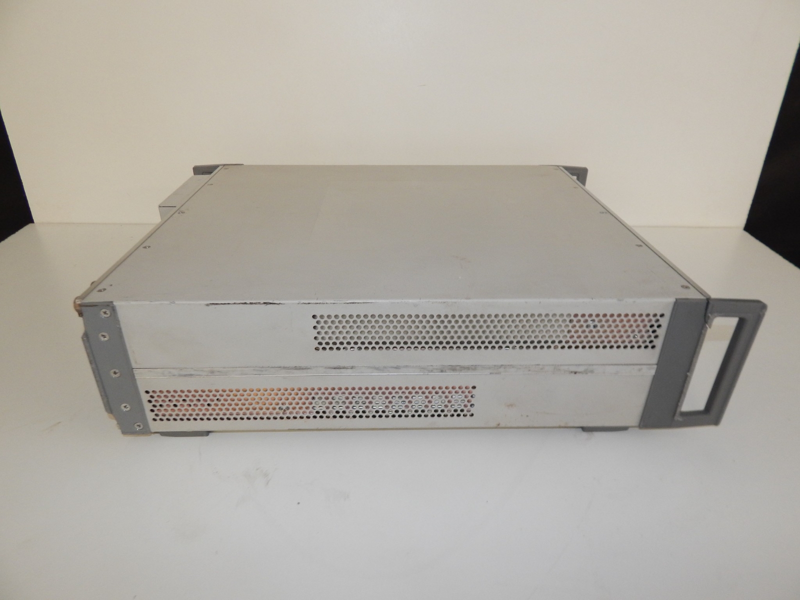 Gigatronics 6080A Synthesized Signal Generator (JWP21)