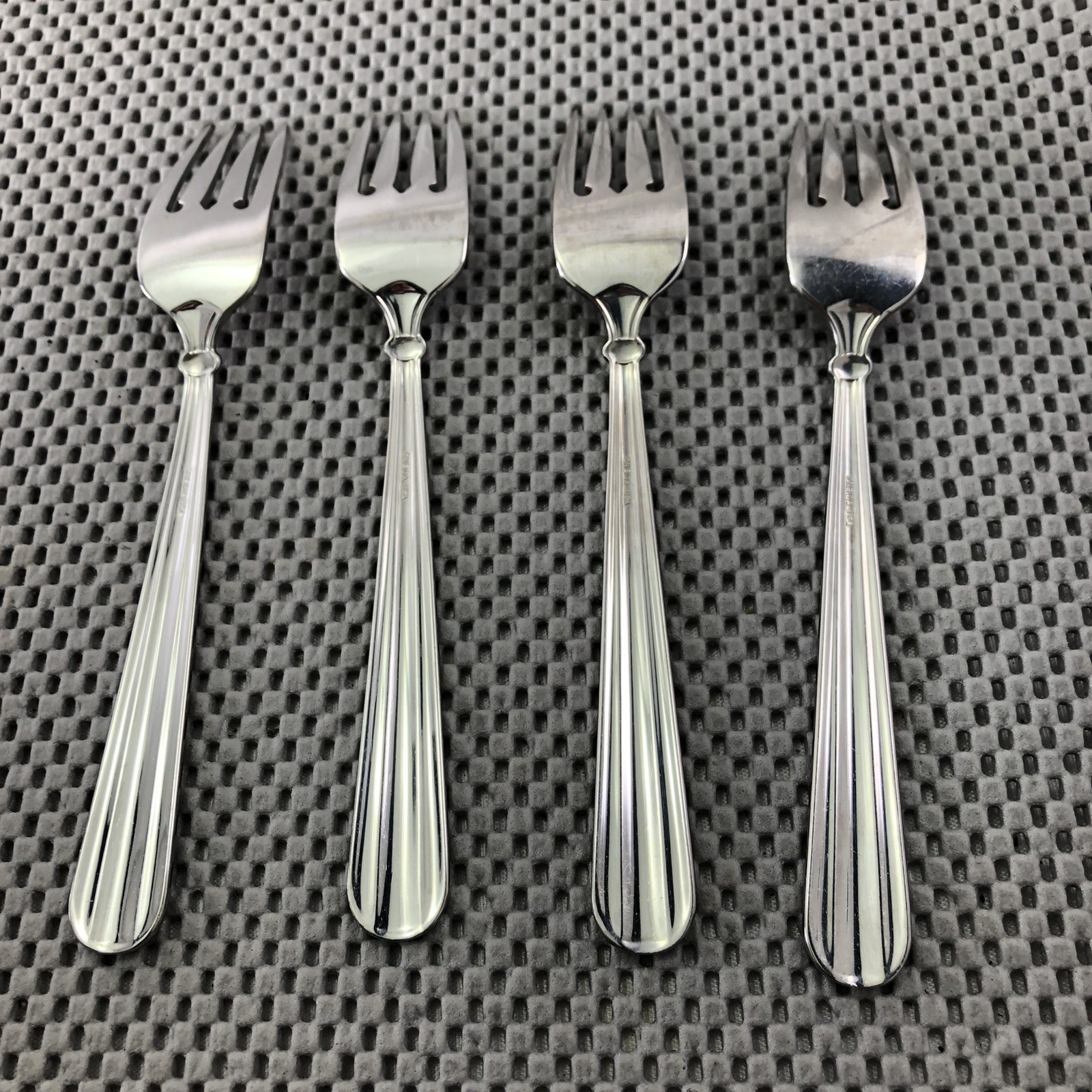 Oneida USA UNITY Stainless Flatware Pieces ~ 4 Salad Forks
