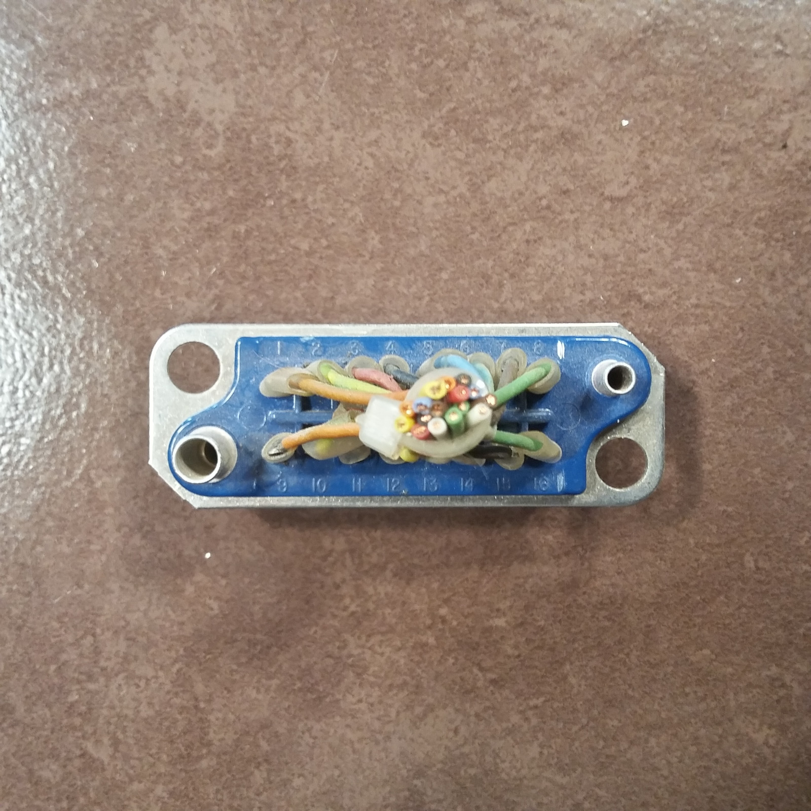 Amphenol 26-190-16-1013 Connector