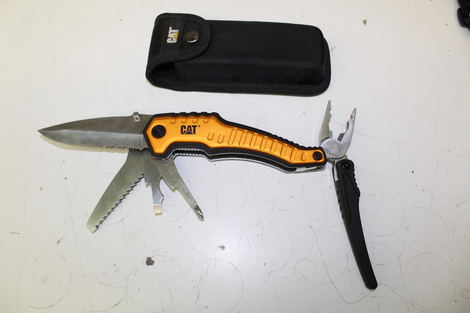Cat XL Multi-Tool with Pouch