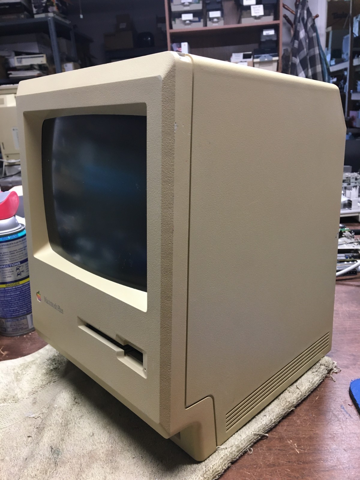 Macintosh Plus. BlueSCSI. 4mb. Clear Screen. Recapped