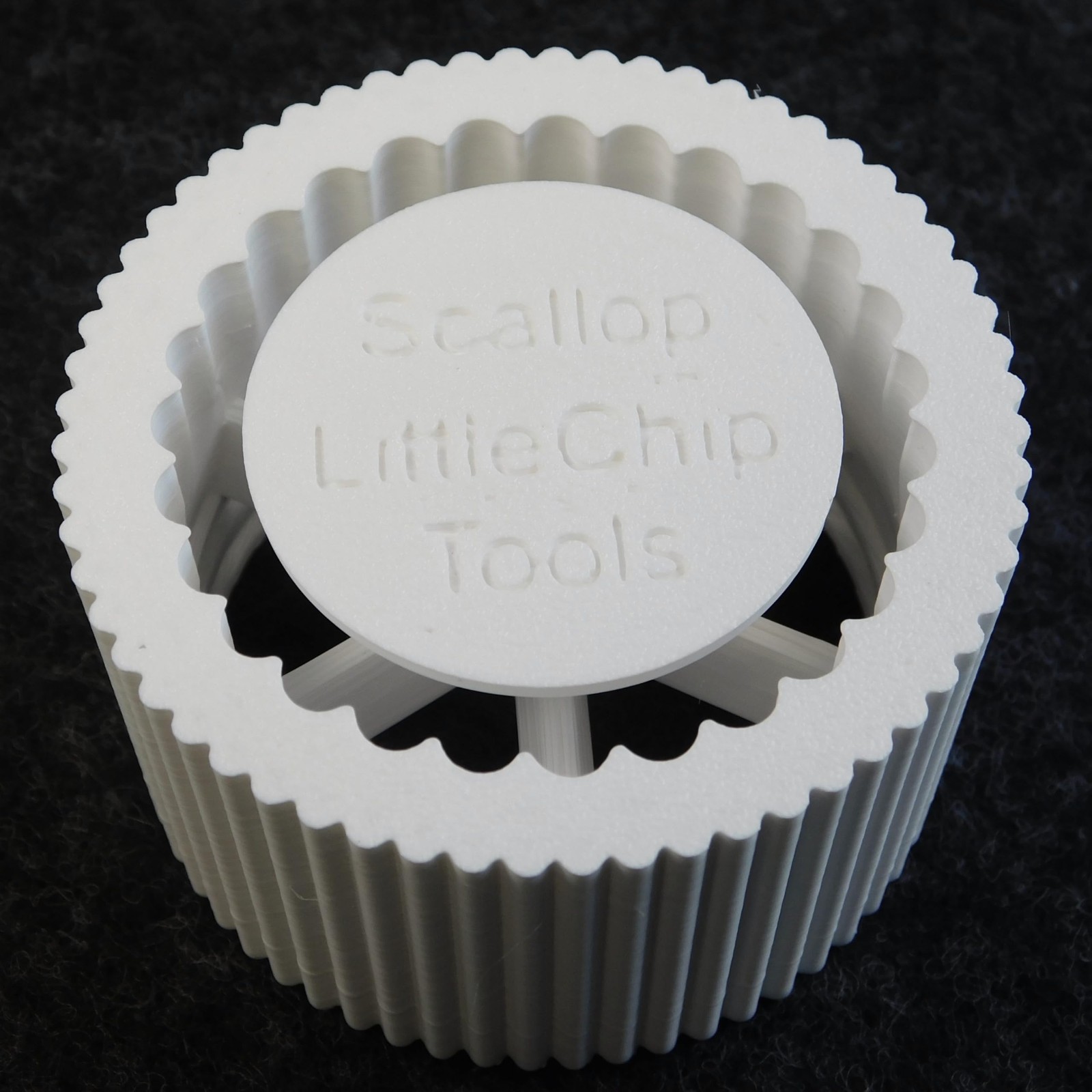 Scalloped Full-Bore Die for Handheld Extruder