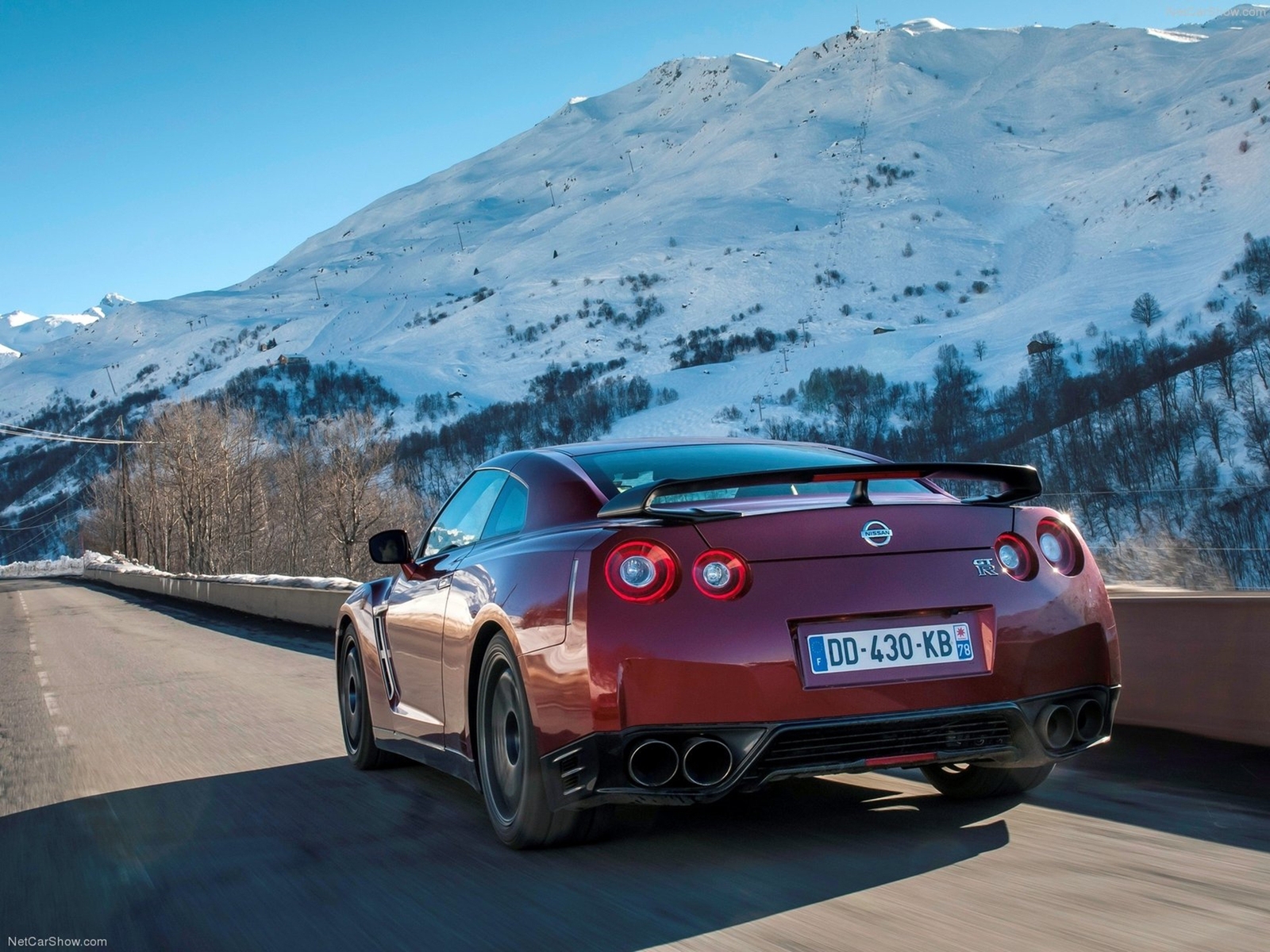 Cars nissan gt r 2015 supercar car godzilar snow Desk Mat Stitched