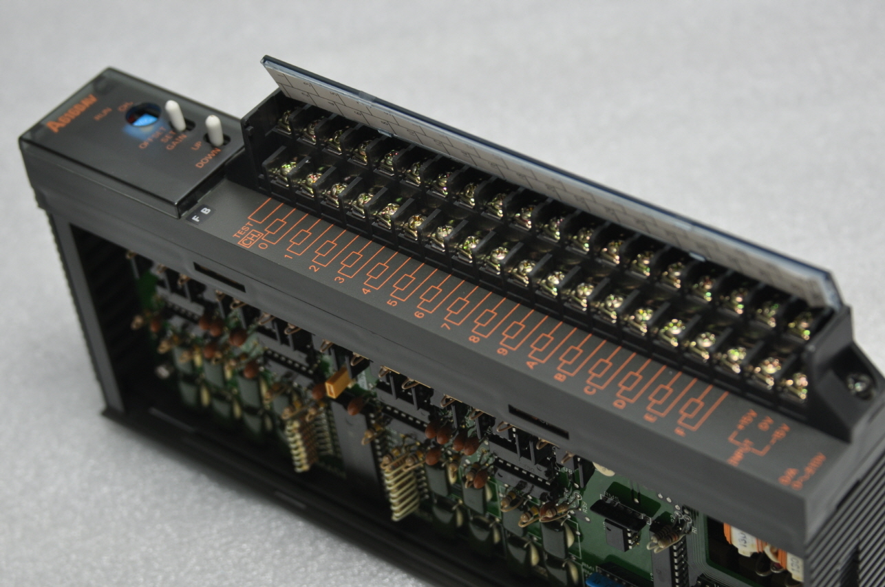 MITSUBISHI MELSEC PROGRAMMABLE CONTROLLER A616DAV