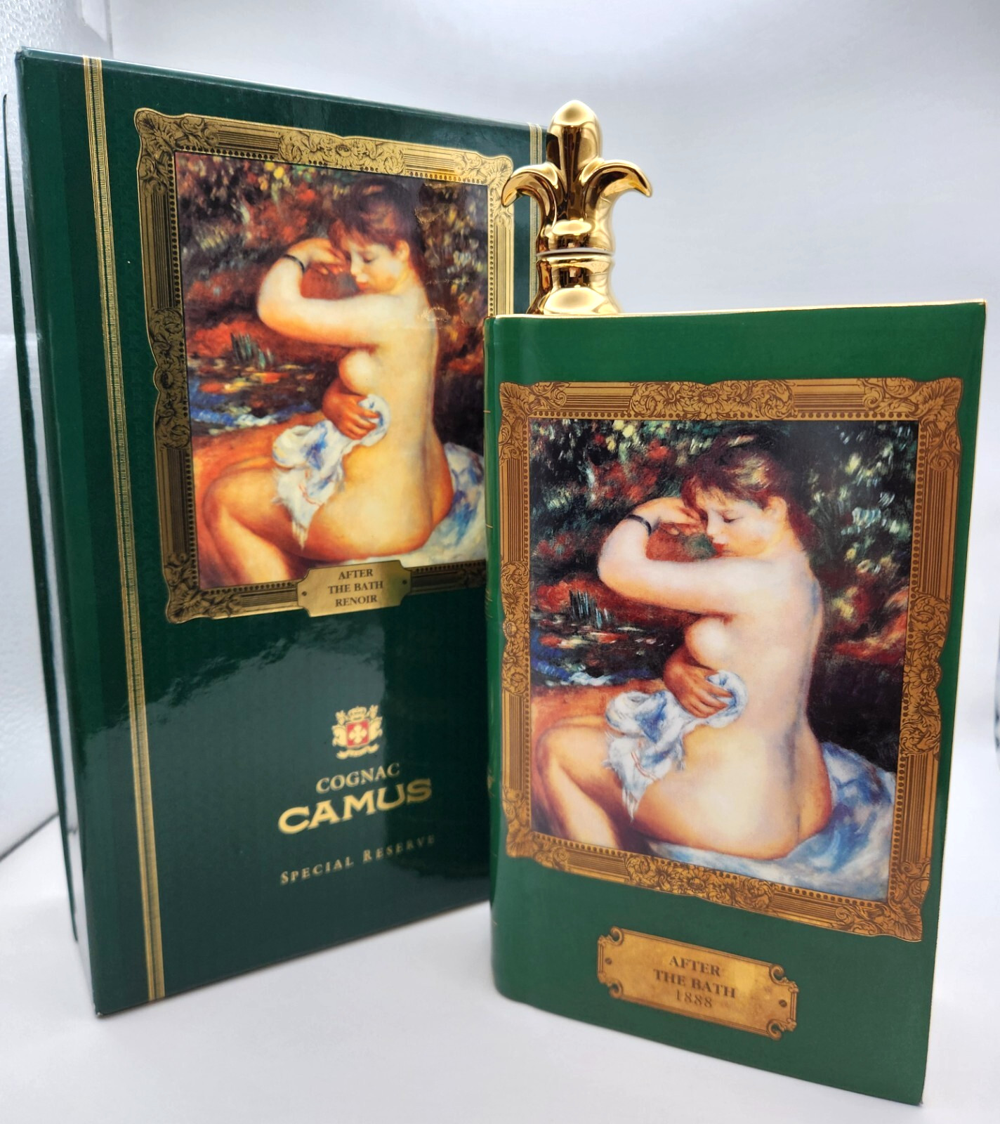 CAMUS Special Reserve Book Decanter Renoir "After the Bath" 22k Gold 700ml EMPTY