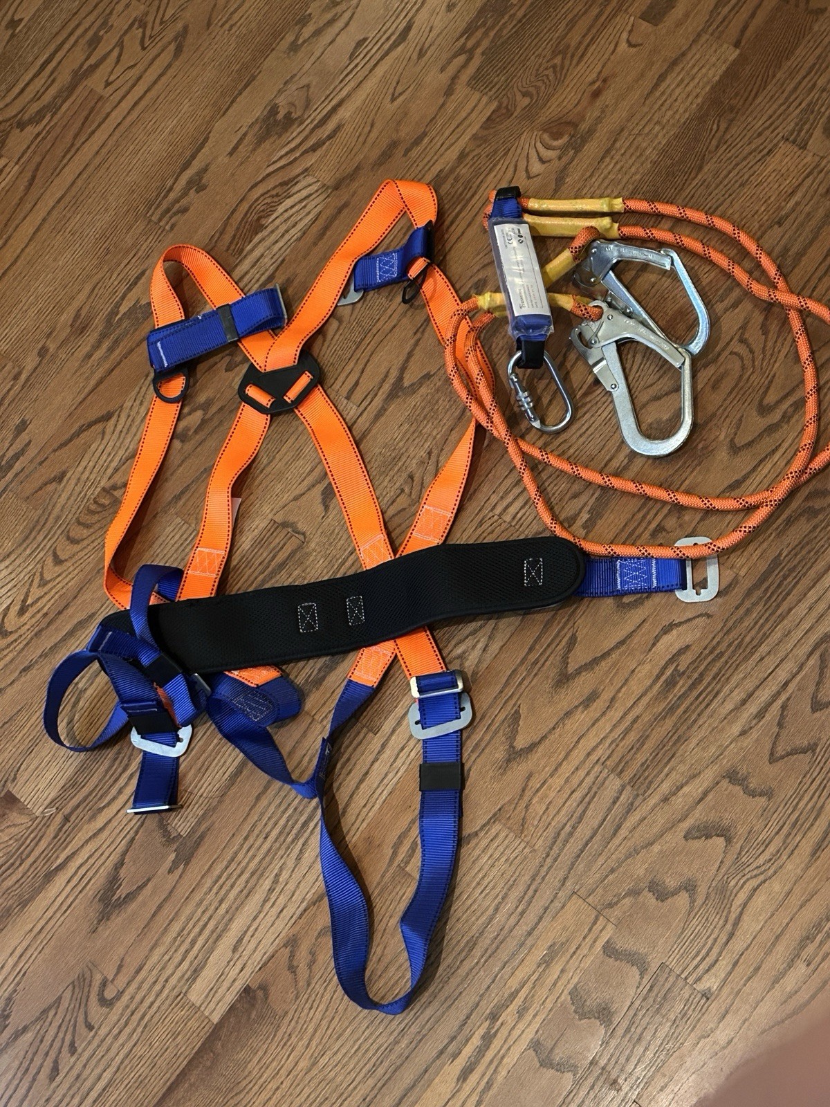 TRSMIMA FALL PROTECTION SAFETY HARNESS W/ SHOCK ABSORBER GB/T24538-2009