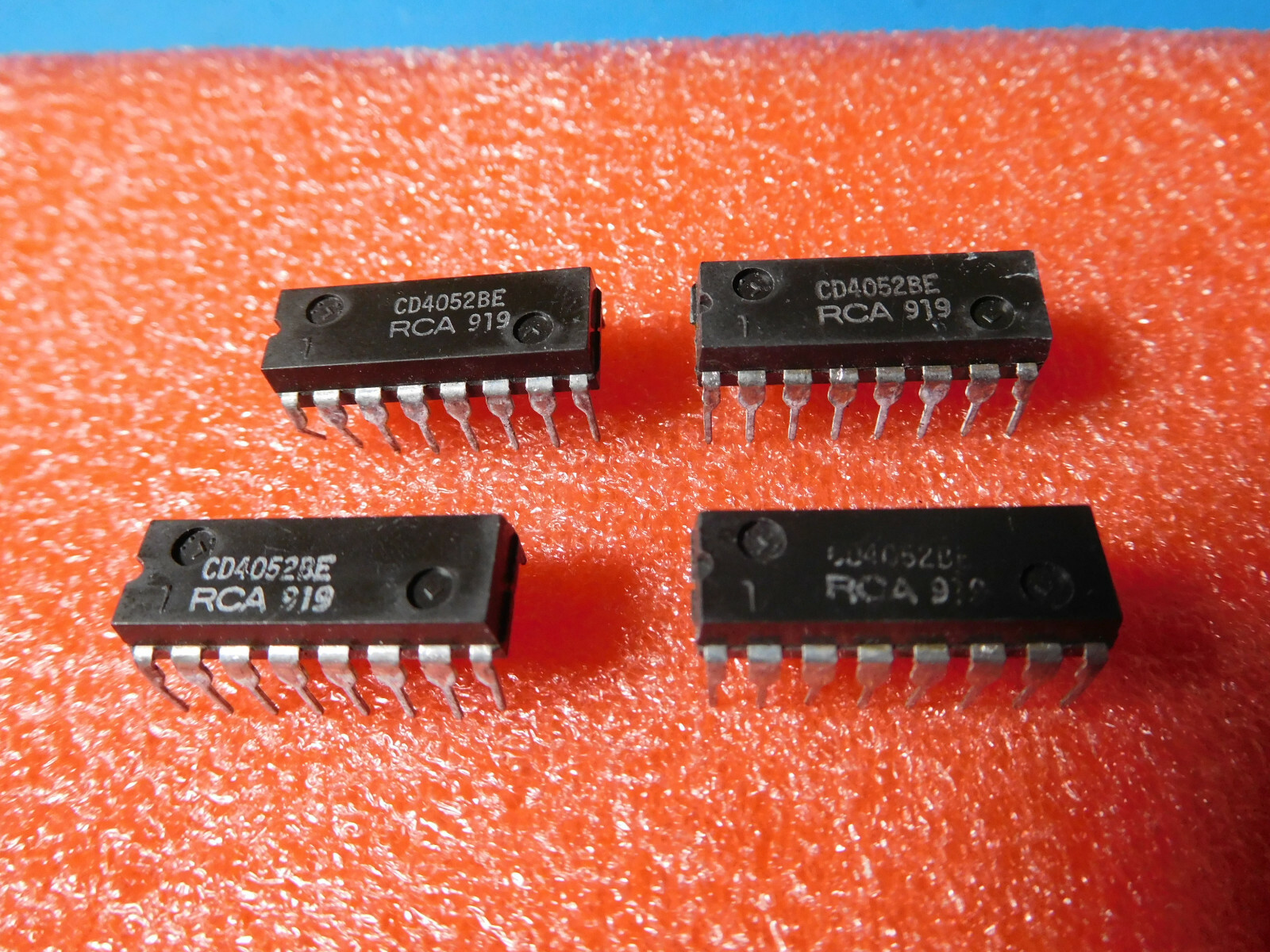 Lot of 4: RCA CD4052B (CD4052) DIP IC - NOS. USA Seller, fast ship!