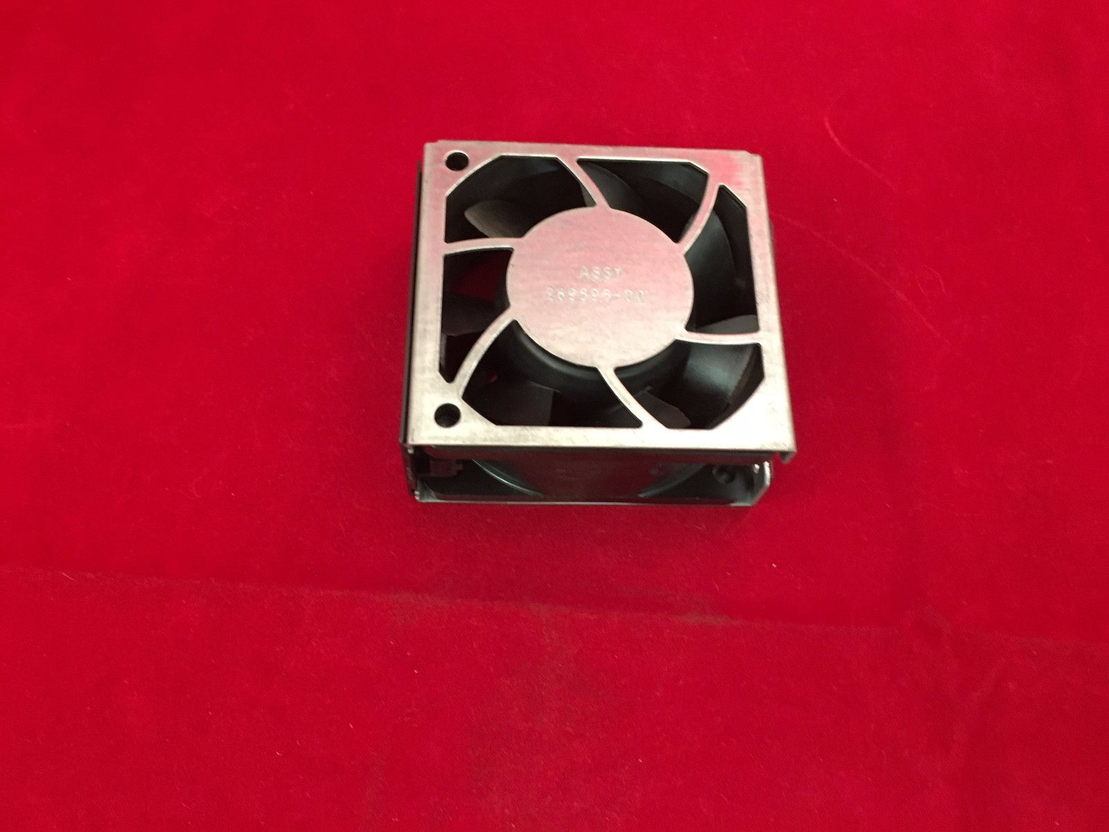 289596-001  HP Proliant DL560 Hot-Plug Fan 60mm 289596-001 Clean Pull Refurb