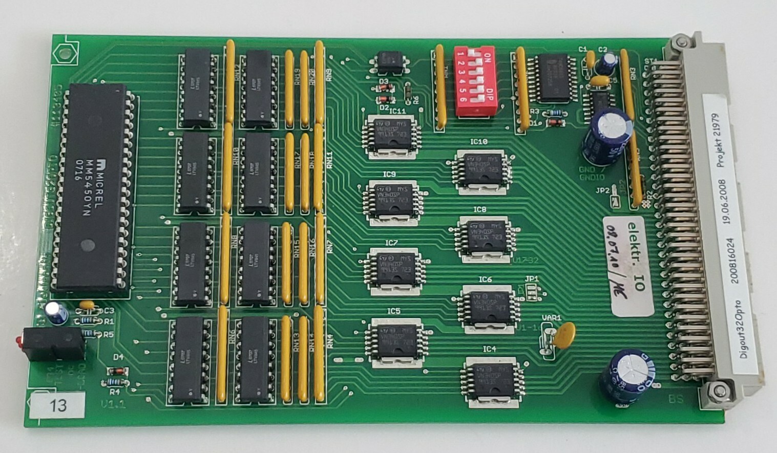 *PREOWNED* MCD Elektronik DIGOUT320PTO Output Card 113405 Computer Control Board