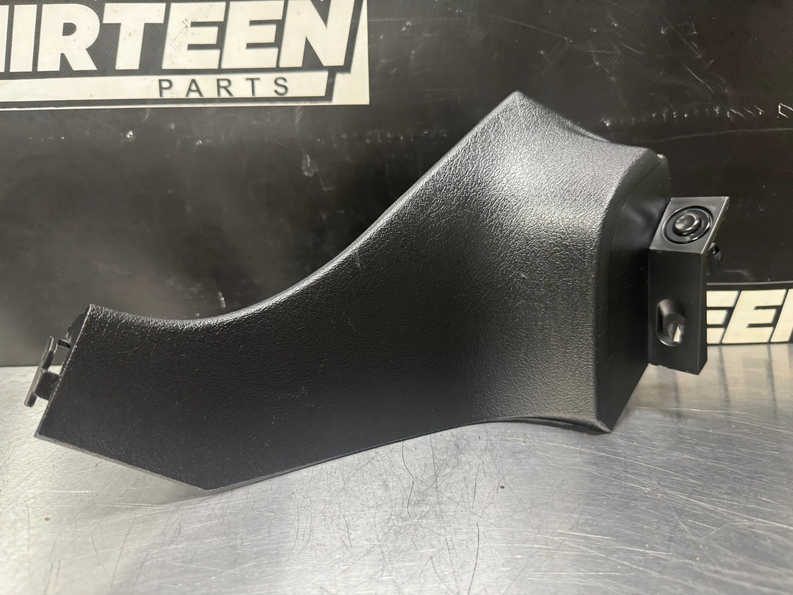 04-06 PONTIAC GTO LH DASH CONSOLE TRIM OEM 92155337 #L380