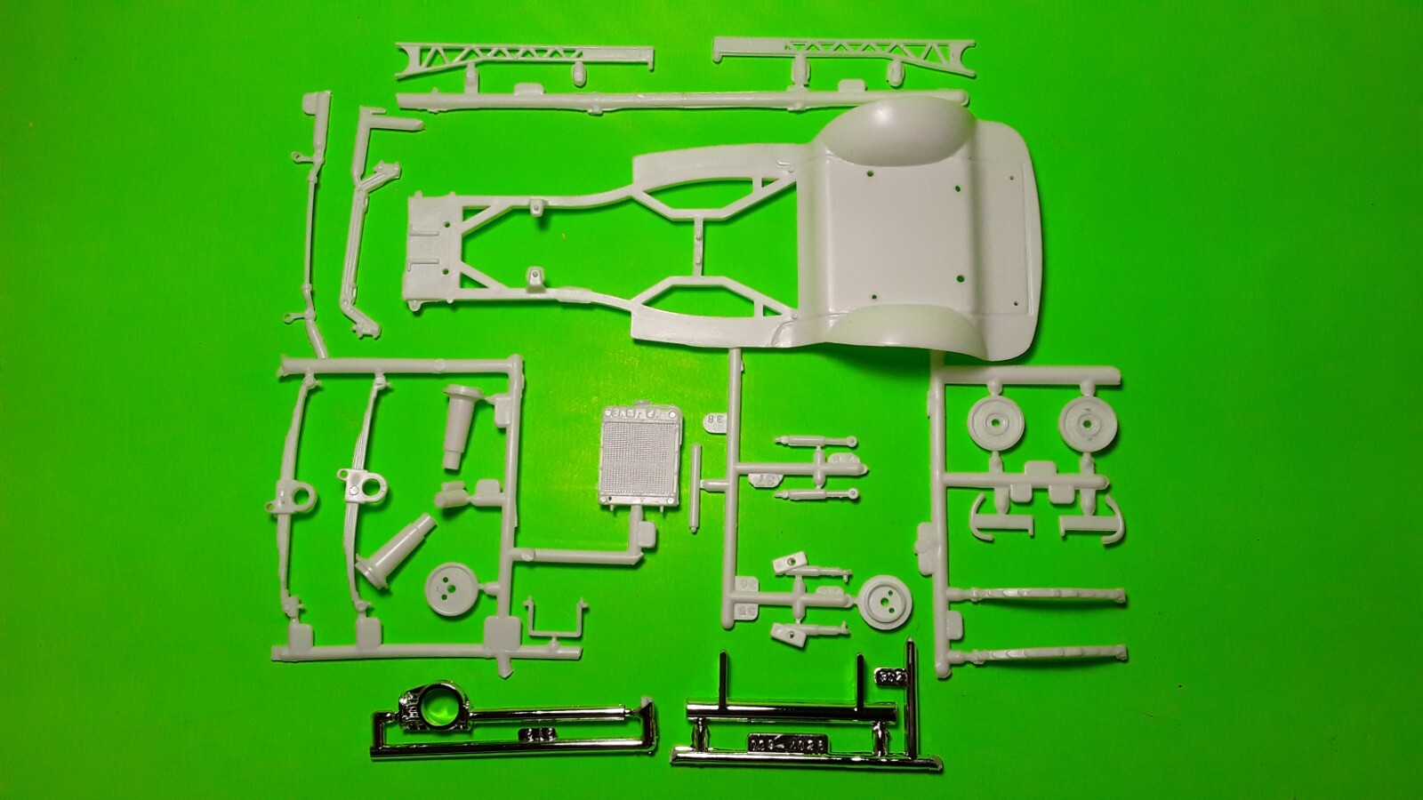 1940 Willys Pickup Truck Gasser 1/25 AMT Frame Chassis Quick Change Rear End