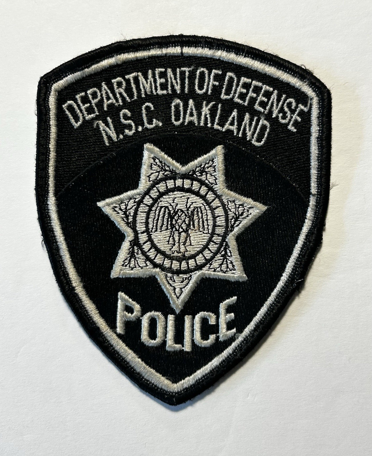 CALIFORNIA DEPT OF DEFENSE NSC NAVAL SUPPLY CENTER OAKLAND POLICE PATCH #D45