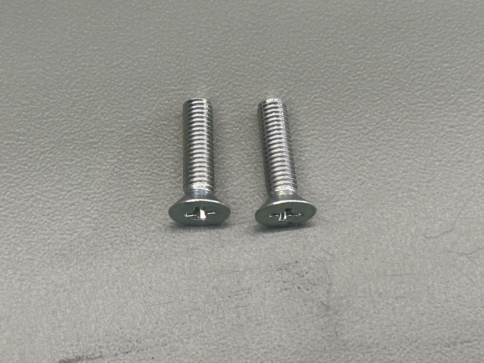 18-24 TOYOTA CAMRY SUNVISOR SUN VISOR SCREWS BOLT TO CAR ROOF CLIP OEM