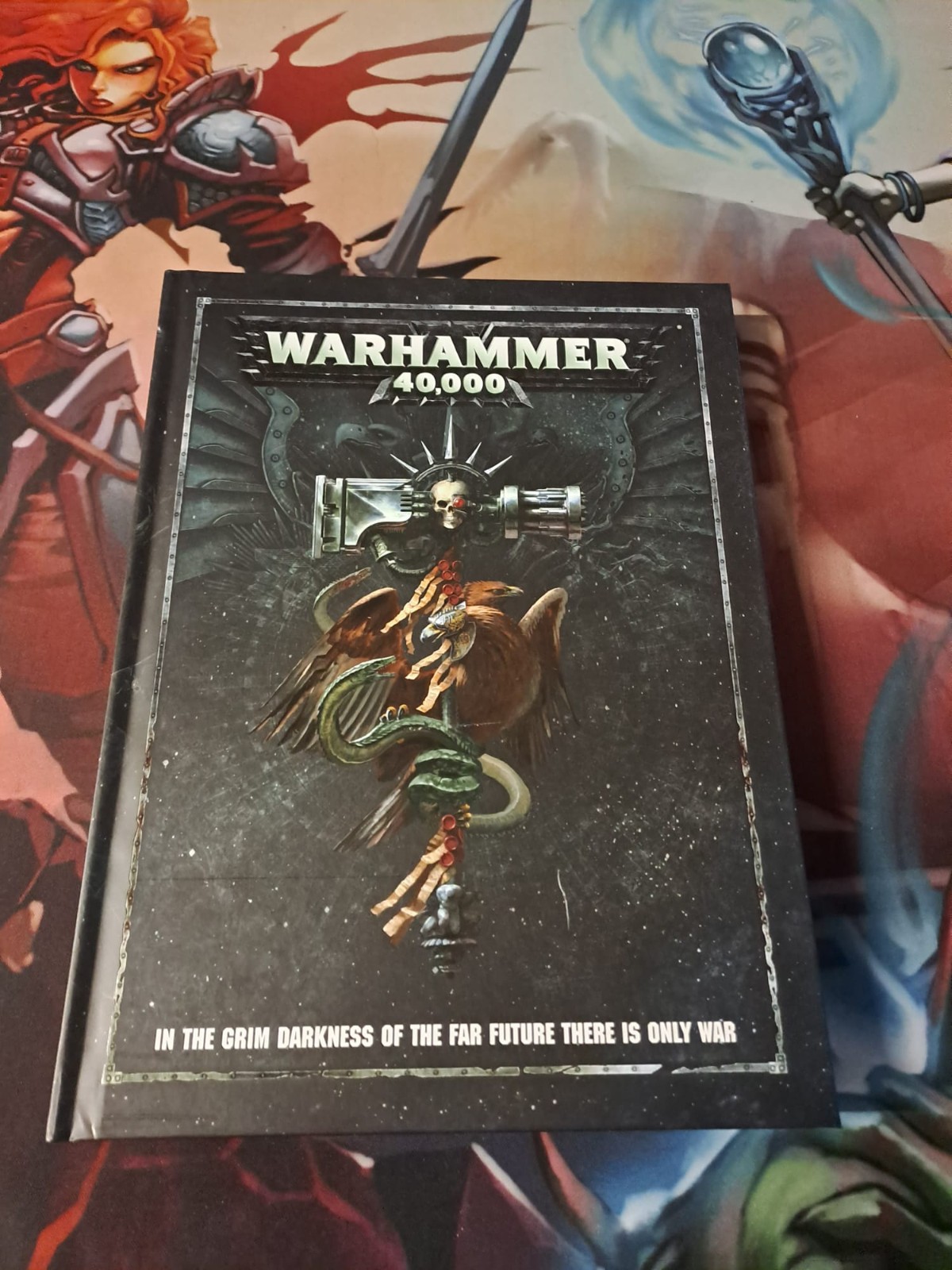 Warhammer 40,000 40K Games Workshop UK Hardcover Book 2017 - Damaged Back Cover
