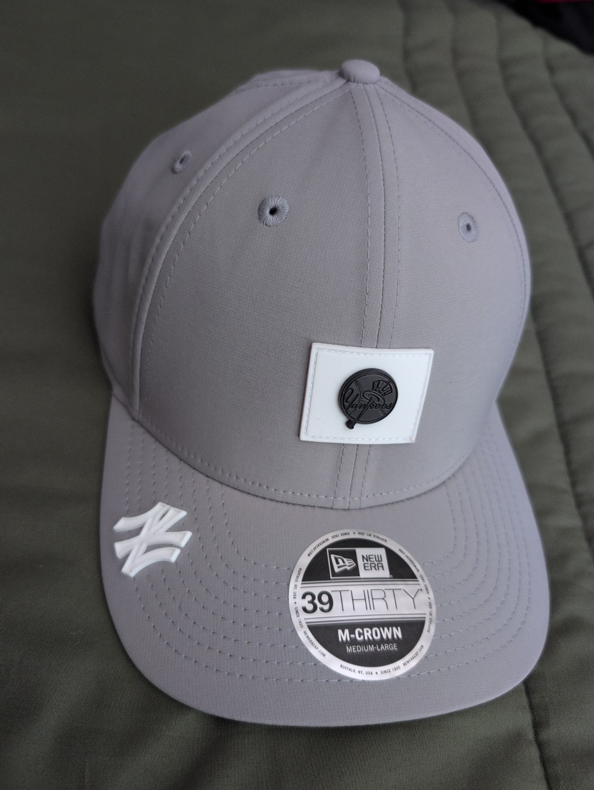New Era Gray New York Yankees 2026 Clubhouse Alternate 39THIRTY Flex Hat M/L