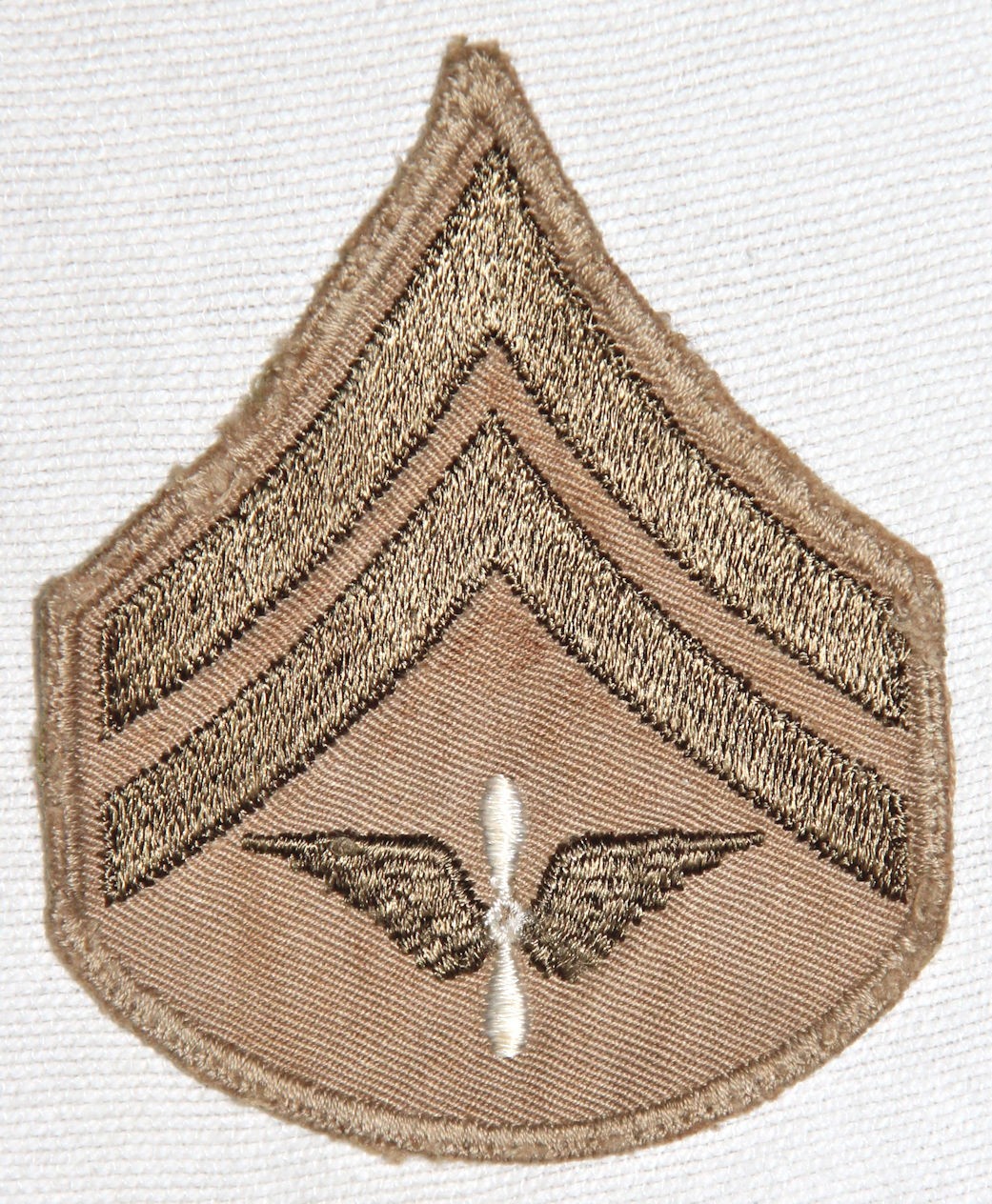 ORIGINAL EARLY WWII AAF GREENBACK CORPORAL CHEVRONS, STRIPES WITH WING AND PROP
