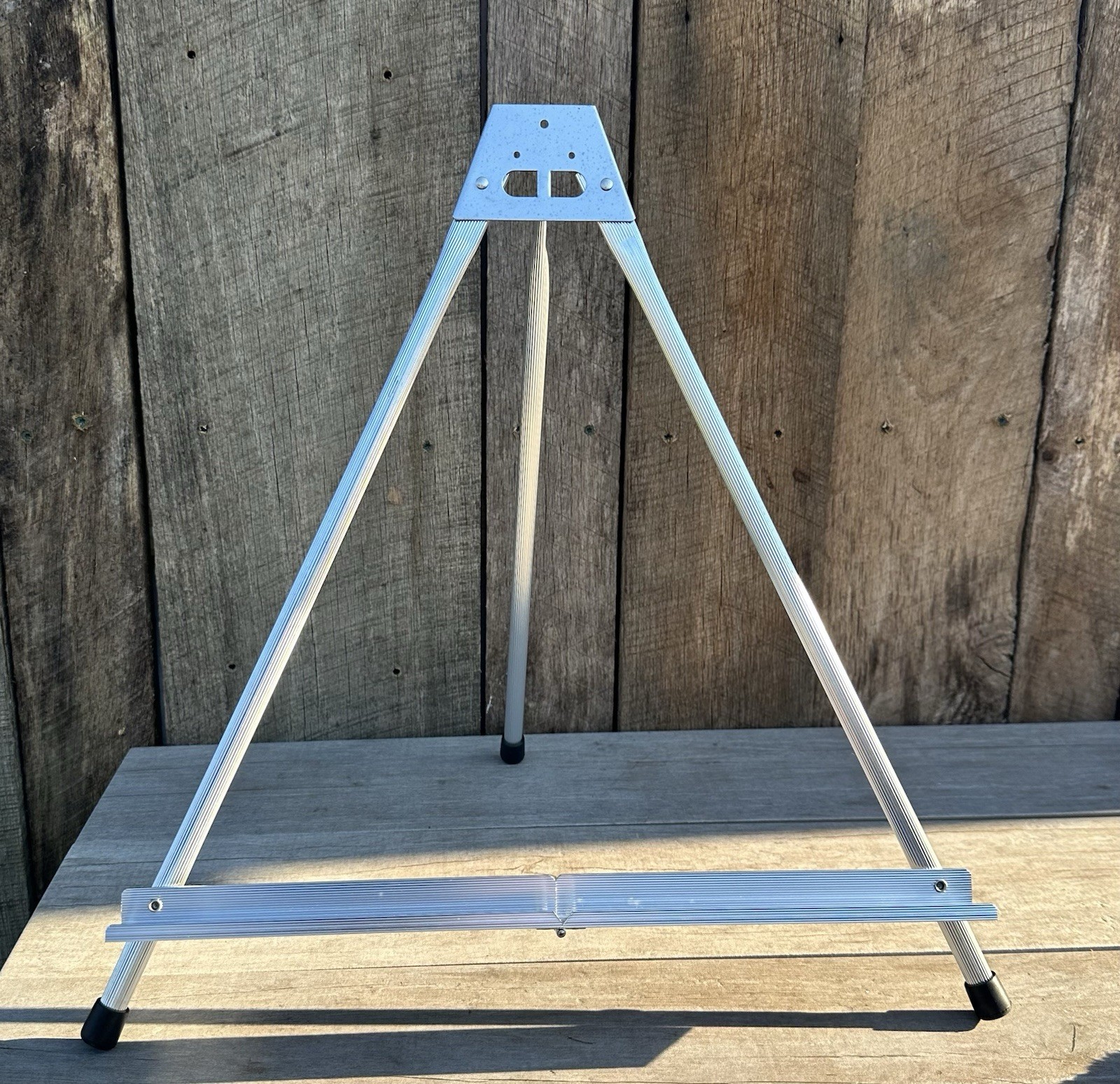 Stand Holder Fold Up  Portable Dock for Aluminum Tablets/Pictures/Art Etc.  New