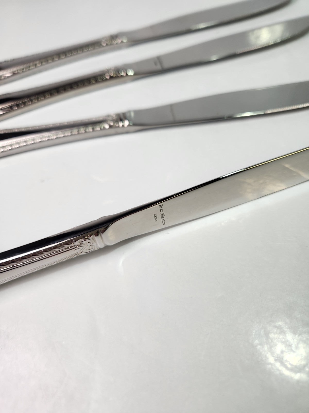 Reed & Barton Select Stainless Set 4 Dinner Knives Royal Britannia