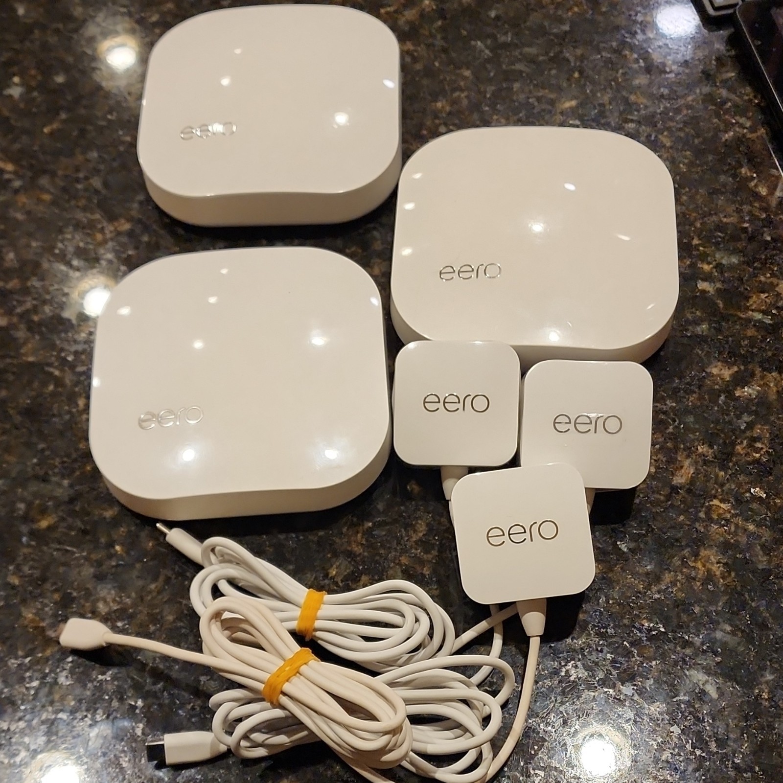 Set of 3 Eero B010001 Mesh Wireless-Wi-Fi 802.11ac Access Point White