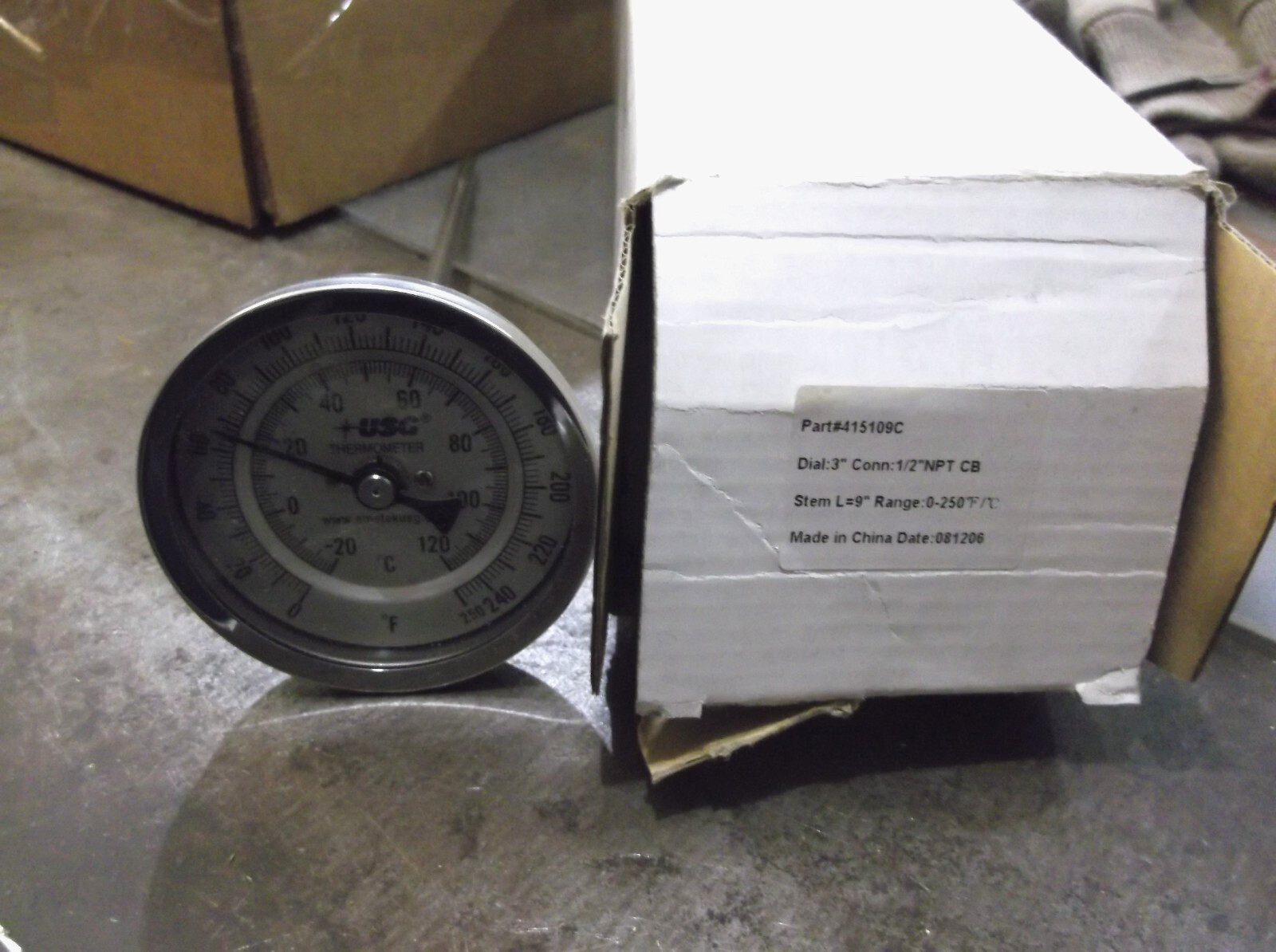 NIB USG AMETEK 415109C THERMOMETER 0-250F 3" DIAL 9" STEM 1/2" NPT (QQ3)