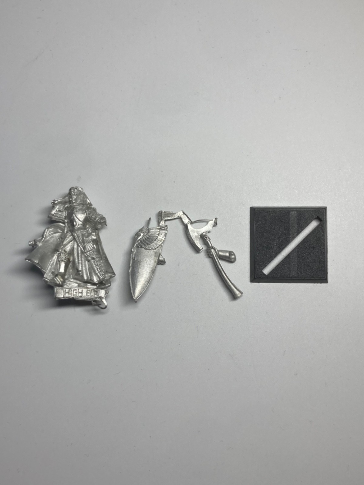 Warhammer The Old World – High Elves - Class Metal Noble with Axe and Shield