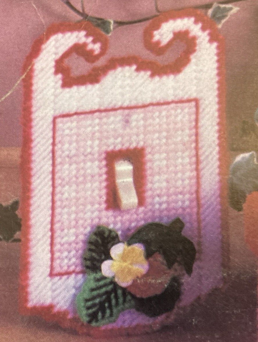 Vtg Rare Columbia-Minerva Plastic Canvas Projects 14 Strawberry Patch Design '82