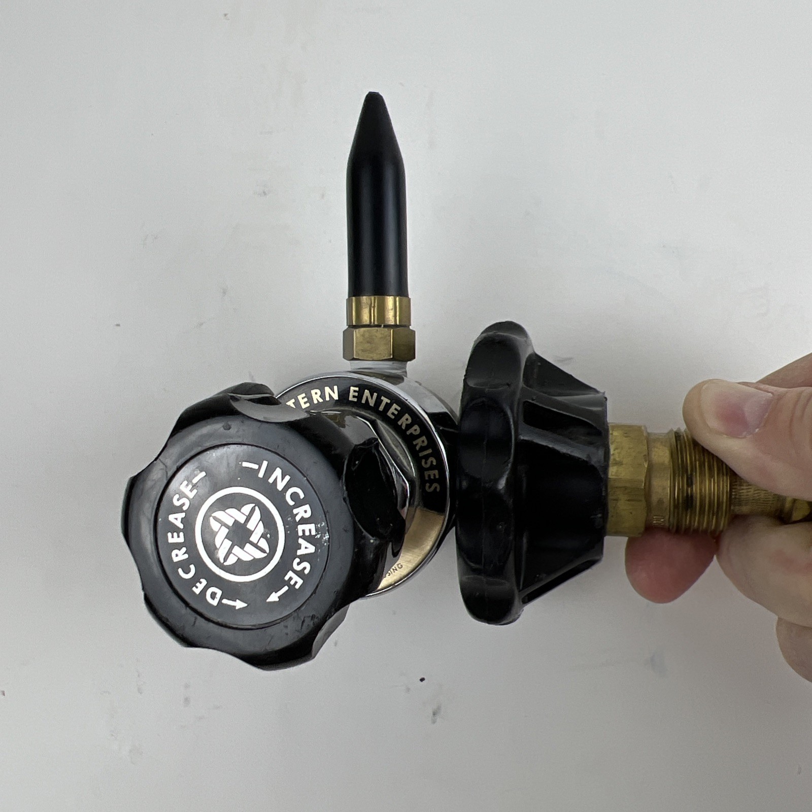 Western Enterprises Balloon Inflator Regulator Adapter Helium