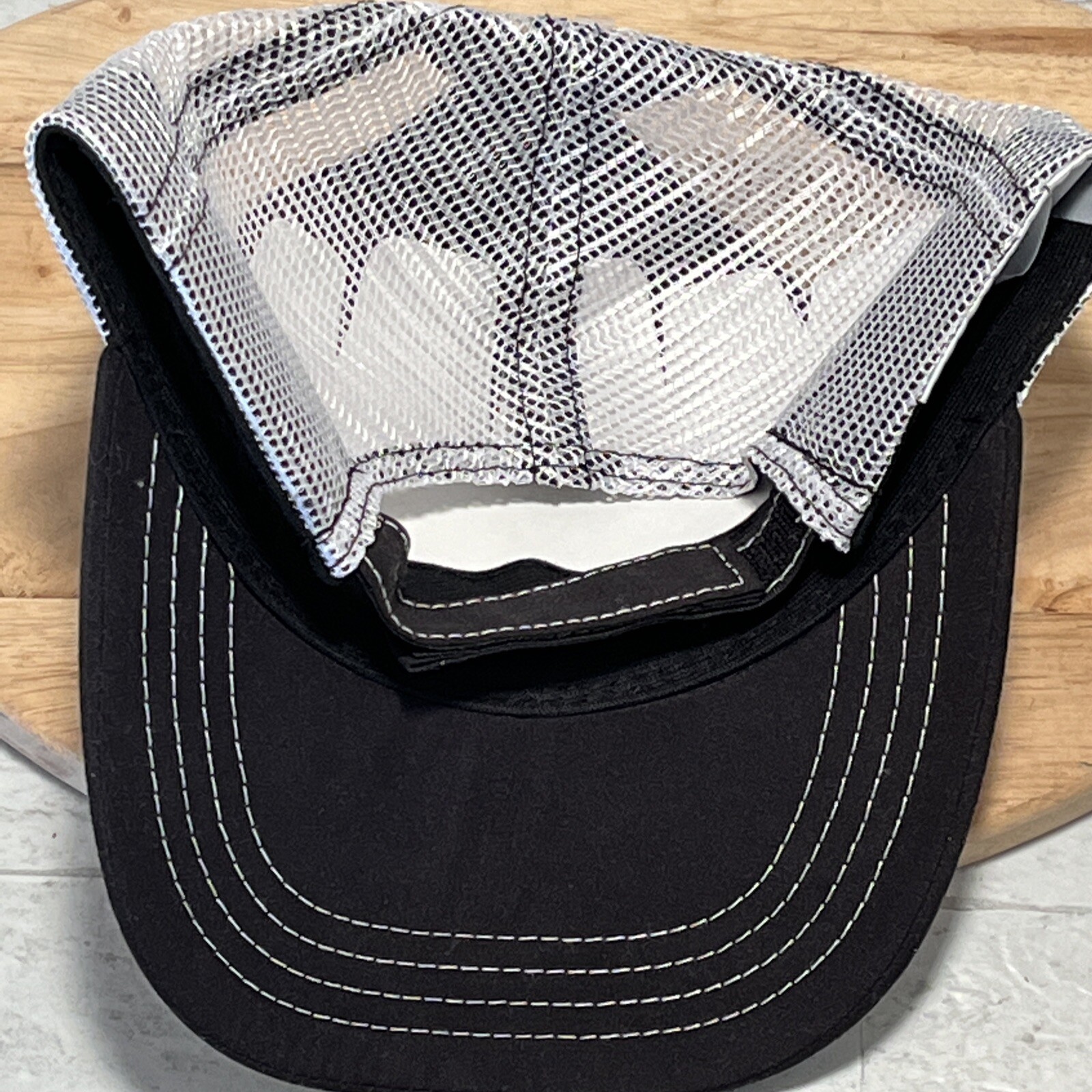 Whitetails Unlimited Snapback Trucker Hat, Black & White Mesh--NEW