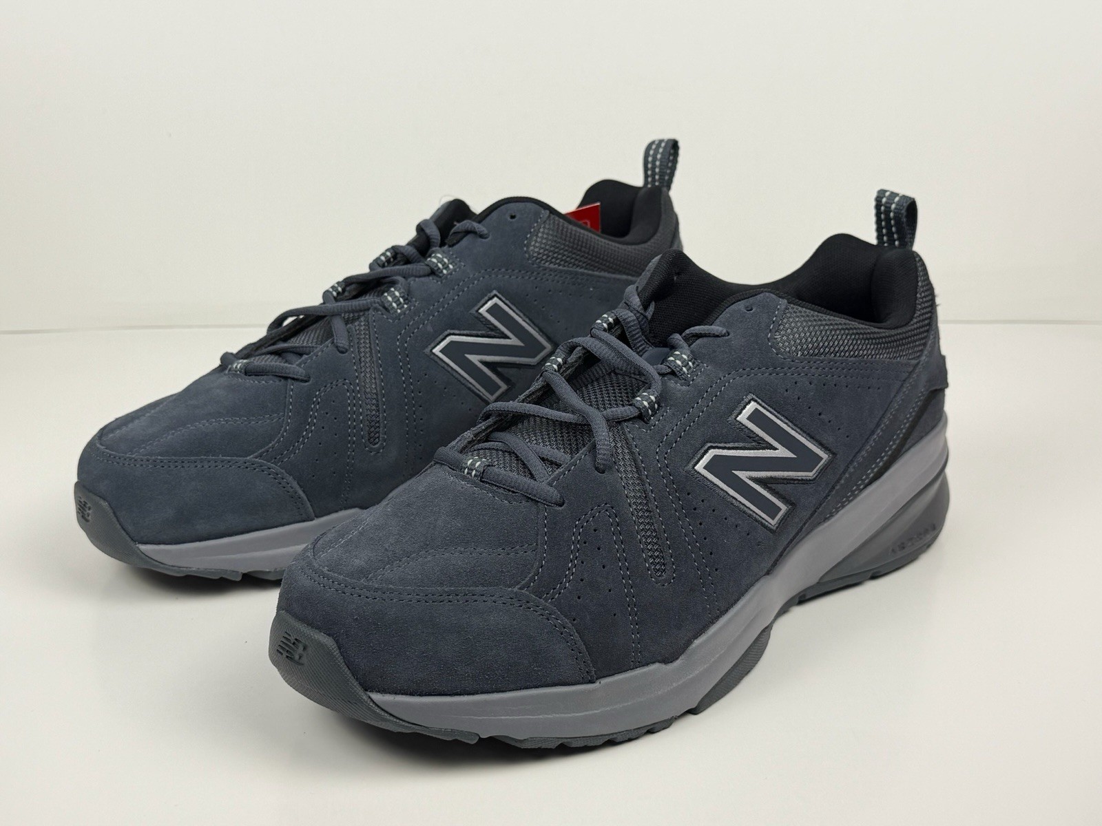 New Balance 608v5 Training Shoes Men’s Size 11 4E Wide Black/Grey MX608DG5