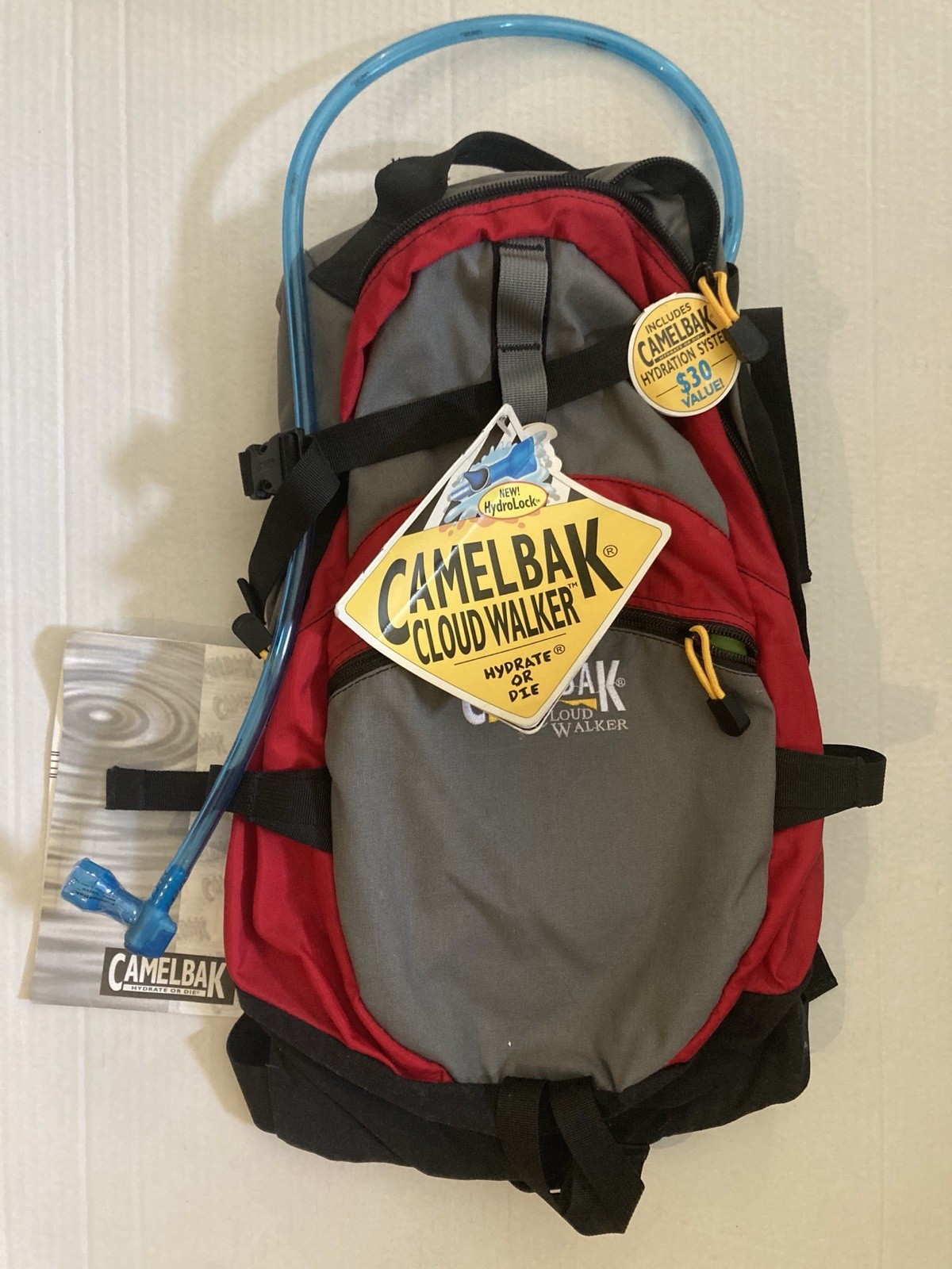 NEW Camelbak Cloud Walker Hydration Backpack 10261 Crimson w/Bladder Reservoir