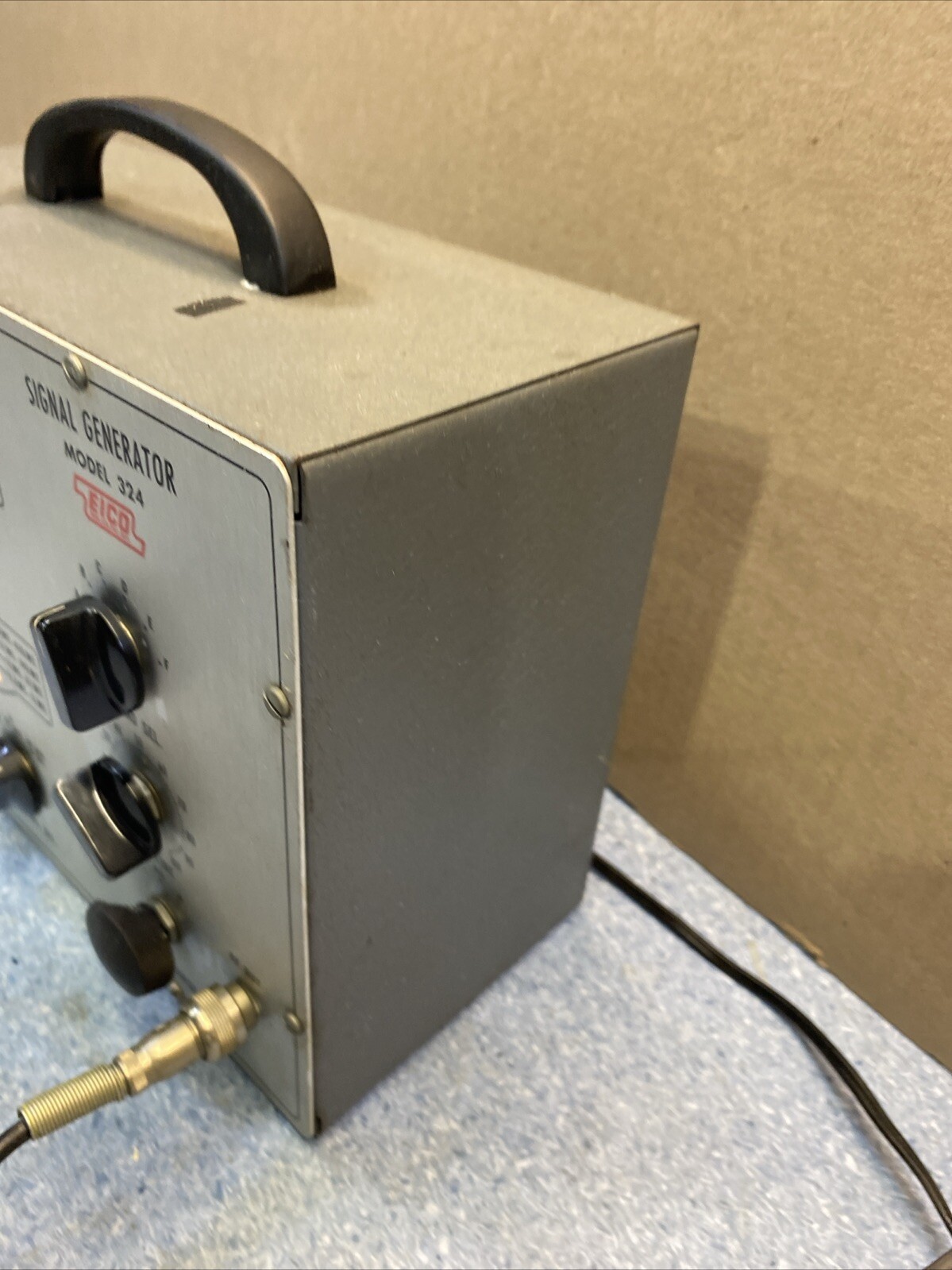 Vintage EICO Model 324 Signal Generator Ham Radio Powers On