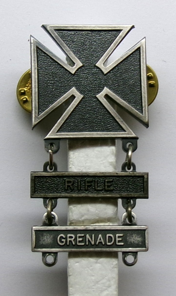 VINTAGE U.S. Army Basic Qualification Marksman Badge RIFLE & GRENADE BARS