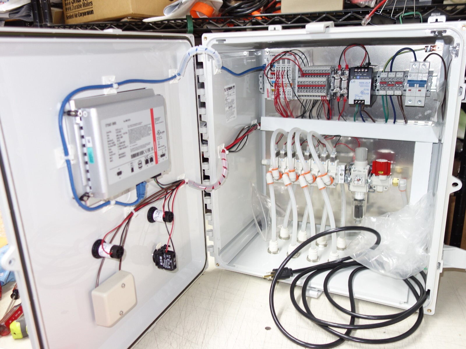 ALLEN BRADLEY 1606-XLP60EQ POWER SUPPLY