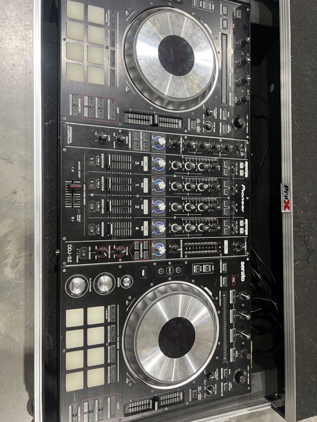 Pioneer DDJ-SZ Digital DJ Controller